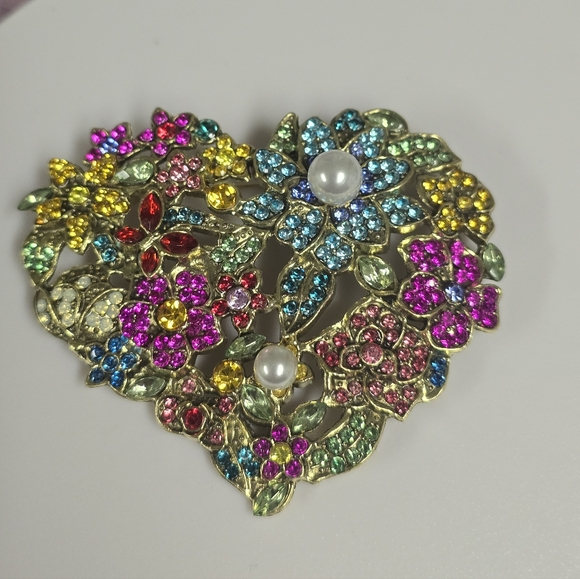 🆕️💗 GOLD-TONE RHINESTONE & PEARL HEART SHAPED FLORAL BROOCH PIN 💗 - Picture 3 of 9